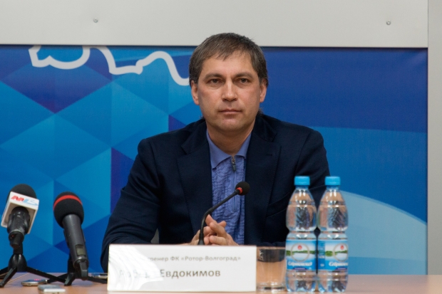 Новая метла: Роберт Евдокимов начал «чистку рядов» со старожилов Новая метла: Роберт Евдокимов начал «чистку рядов» со старожилов