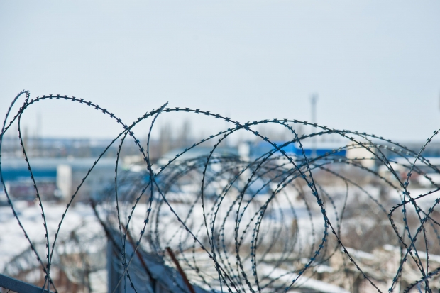 Волгоградка пыталась передать в СИЗО сим-карту в спортивных брюках Волгоградка пыталась передать в СИЗО сим-карту в спортивных брюках