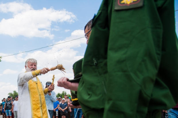 С богом: волгоградские призывники отправились на срочную службу С богом: волгоградские призывники отправились на срочную службу