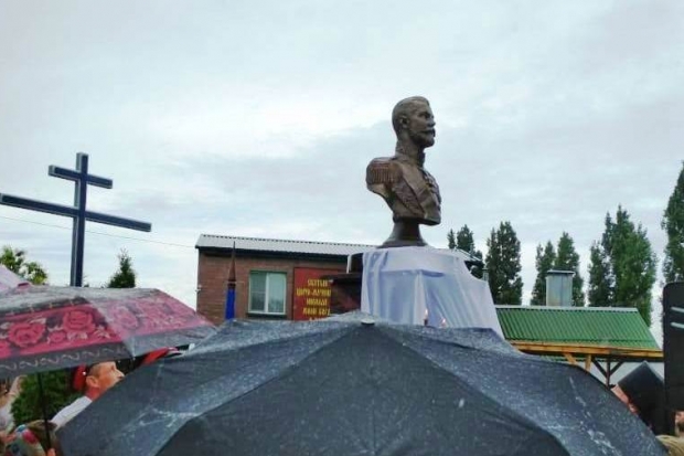 В станице Арчединской под Волгоградом установили бюст Николая Второго В станице Арчединской под Волгоградом установили бюст Николая Второго