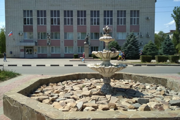Жители Кировского района просят вернуть "оптимизированный" фонтан Жители Кировского района просят вернуть "оптимизированный" фонтан