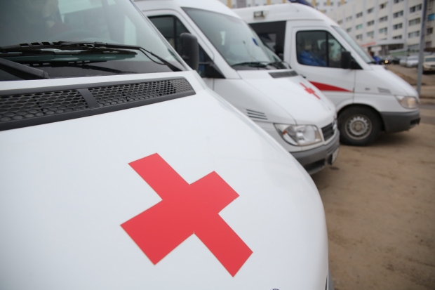 В Волгограде «скорая» перевернулась после аварии с такси на Порт-Саида В Волгограде «скорая» перевернулась после аварии с такси на Порт-Саида