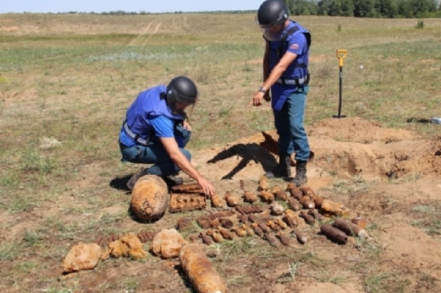 Фугасные авиабомбы взорвали спасатели в Волгоградской области Фугасные авиабомбы взорвали спасатели в Волгоградской области