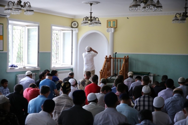 Волгоградские мусульмане отмечают Курбан-байрам Волгоградские мусульмане отмечают Курбан-байрам