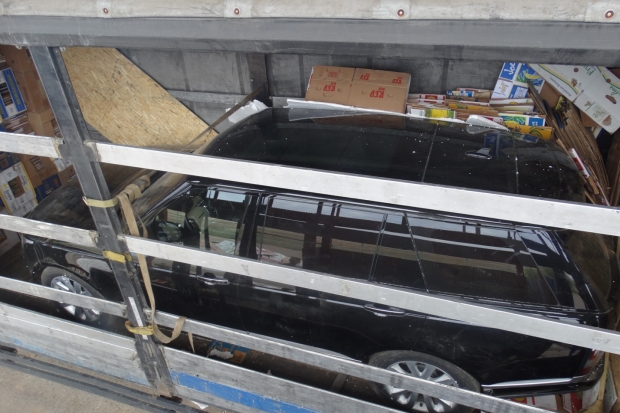 По дороге из Волгограда в Казахстан задержали контрабандный Range Rover По дороге из Волгограда в Казахстан задержали контрабандный Range Rover