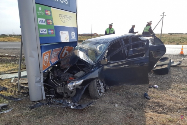 В страшном ДТП под Волгоградом погибла женщина и пострадали трое детей В страшном ДТП под Волгоградом погибла женщина и пострадали трое детей