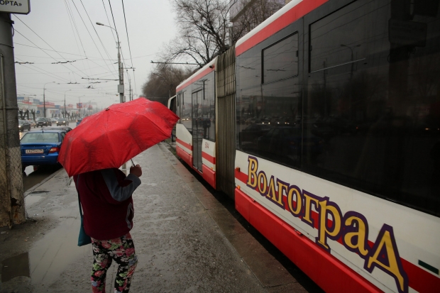 Сильный ливень и раскаты грома в начале октября напугали волгоградцев Сильный ливень и раскаты грома в начале октября напугали волгоградцев