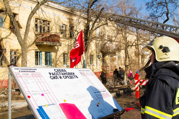 Пятиэтажка загорелась на западе Волгограда из-за неосторожного курения Пятиэтажка загорелась на западе Волгограда из-за неосторожного курения