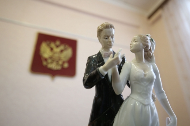 Лже-невеста из Дубовки обманула 48-летнего немца на 12 тысяч евро Лже-невеста из Дубовки обманула 48-летнего немца на 12 тысяч евро