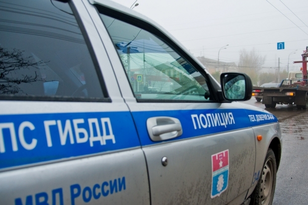 В Волгограде на Елецкой днем столкнулись «девятка» и иномарка В Волгограде на Елецкой днем столкнулись «девятка» и иномарка