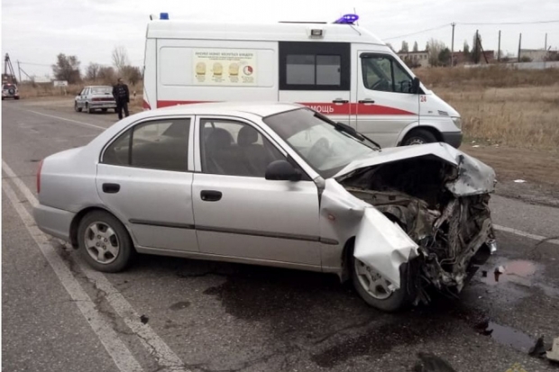 В Волжском столкнулись иномарка и «Приора»: шестеро детей в больнице В Волжском столкнулись иномарка и «Приора»: шестеро детей в больнице