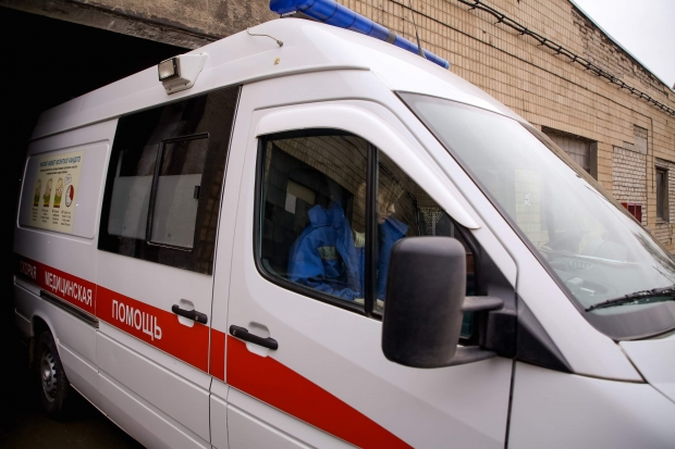 Школьник получил тяжелую травму головы при падении в бассейне в Волжском Школьник получил тяжелую травму головы при падении в бассейне в Волжском