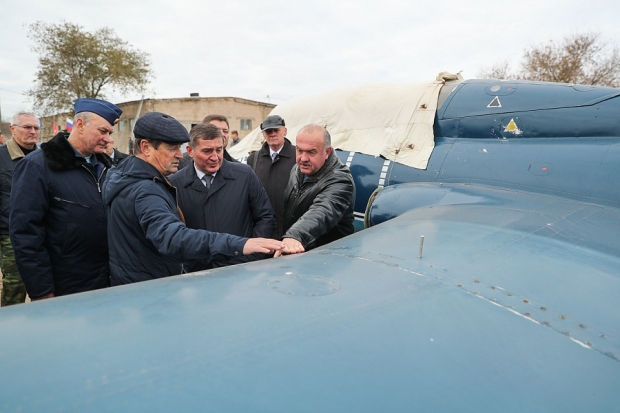 Бочаров поставил задачи по развитию авиационно-спортивного клуба