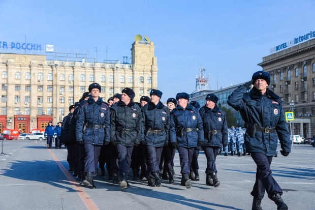 В Волгограде прошел парад в честь сотрудников МВД В Волгограде прошел парад в честь сотрудников МВД