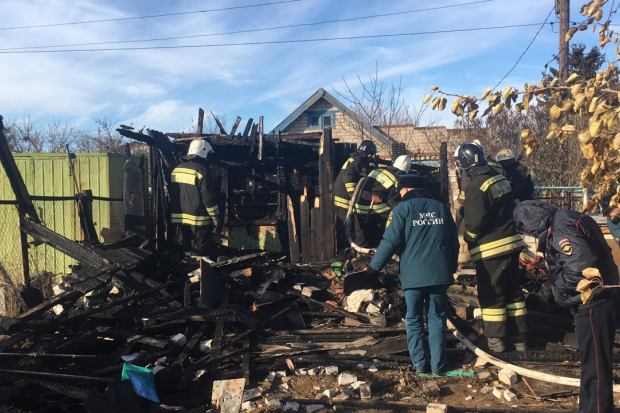 При пожаре в Волгограде погибли 57-летняя женщина и ее сын