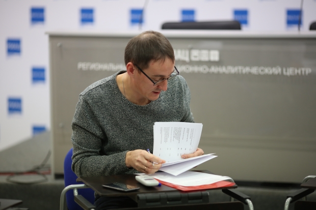 Волгоградцам на «прямой линии» рассказали о поддержке материнства и детства