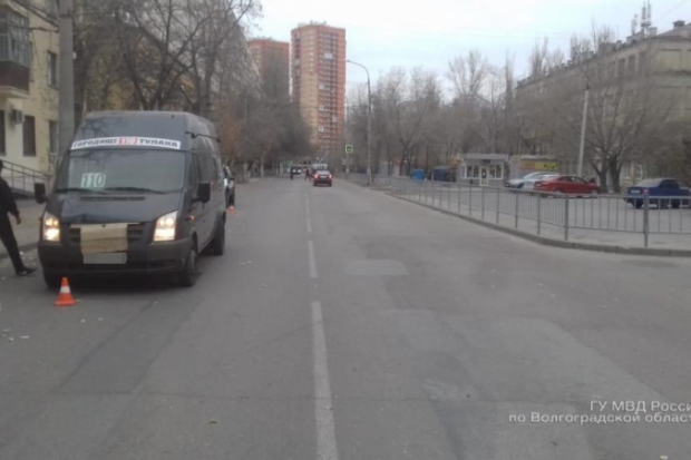 В Волгограде маршрутка №110 сбила 80-летнюю женщину на Тулака В Волгограде маршрутка №110 сбила 80-летнюю женщину на Тулака