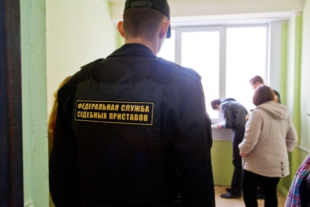 Из-за долгов по кредиту волгоградец лишился любимой иномарки Из-за долгов по кредиту волгоградец лишился любимой иномарки