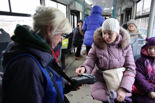 200 тысяч волгоградцев выбрали транспортную карту для оплаты проезда 200 тысяч волгоградцев выбрали транспортную карту для оплаты проезда