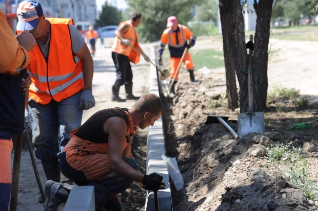 Во дворах четырех районов Волгограда появятся новые бордюры Во дворах четырех районов Волгограда появятся новые бордюры