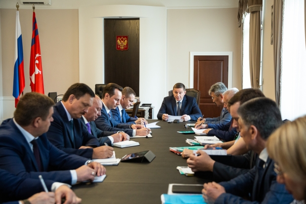 Андрей Бочаров провел оперативное совещание Андрей Бочаров провел оперативное совещание