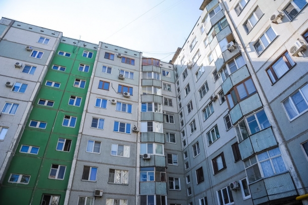 Волгоградец лез домой через окно и сорвался с 3 этажа Волгоградец лез домой через окно и сорвался с 3 этажа