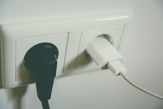 Врачи сообщили об опасности получения ожогов от зарядки смартфонов Врачи сообщили об опасности получения ожогов от зарядки смартфонов