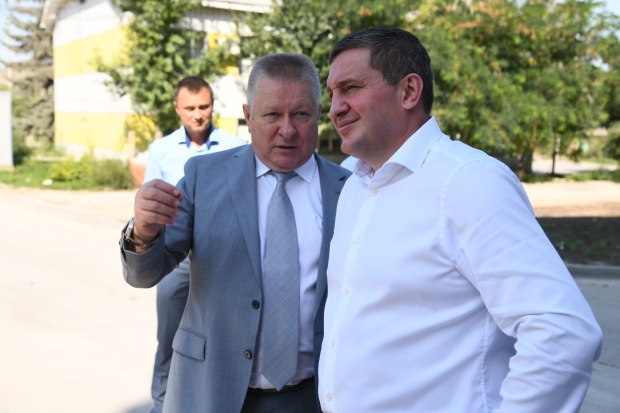 Андрей Бочаров проверил ход реализации инвестпроекта в Михайловке Андрей Бочаров проверил ход реализации инвестпроекта в Михайловке
