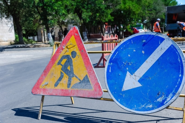 В Волгограде на два месяца перекрыли улицу Огарева В Волгограде на два месяца перекрыли улицу Огарева
