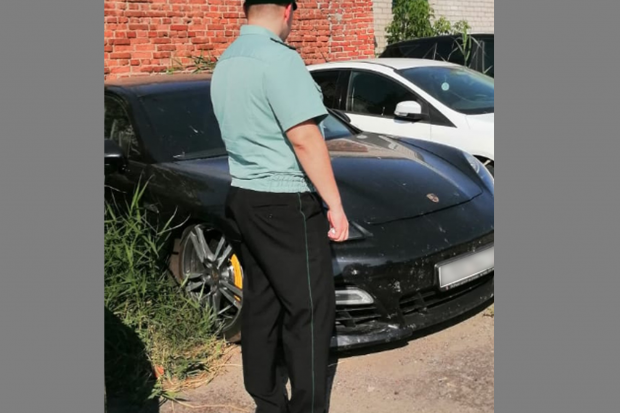 В Волгограде Porsche изъяли из-за 777 штрафов за нарушения ПДД В Волгограде Porsche изъяли из-за 777 штрафов за нарушения ПДД