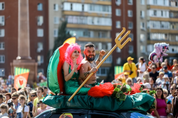 Фоторепортаж: По Камышину идет 12-й Арбузный фестиваль
