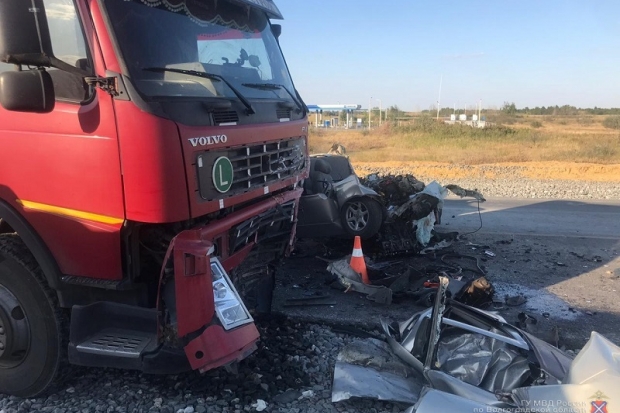 В лобовом ДТП в Волгоградской области погибли три человека В лобовом ДТП в Волгоградской области погибли три человека