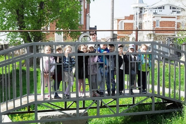В Новоаннинском районе детсадовцы взялись за возведение мостов В Новоаннинском районе детсадовцы взялись за возведение мостов