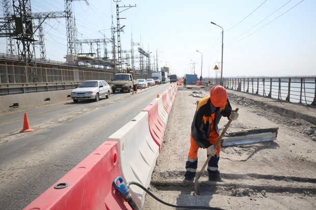 В Волгограде дополнительно отремонтируют 200 м мостового перехода ГЭС В Волгограде дополнительно отремонтируют 200 м мостового перехода ГЭС