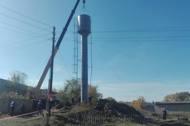 В Рудне установили новую водонапорную башню В Рудне установили новую водонапорную башню
