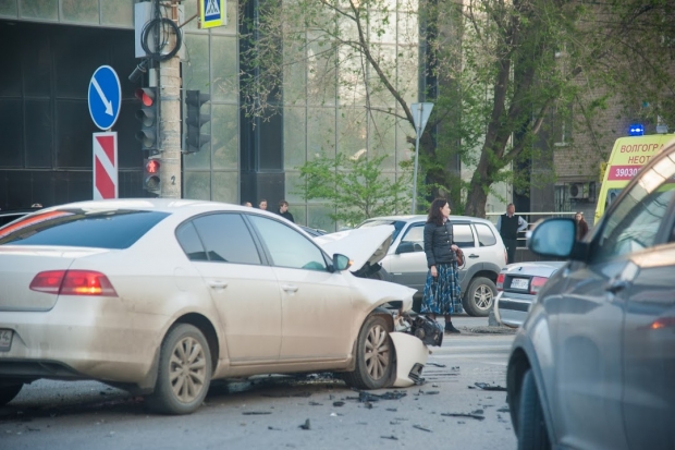Очевидцы сообщают о тройном ДТП на севере Волгограда Очевидцы сообщают о тройном ДТП на севере Волгограда