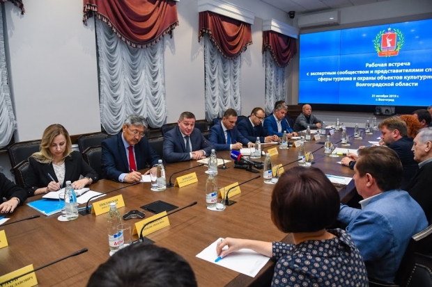 Губернатор: «Молодежь Волгограда ставит задачу развивать спорт» Губернатор: «Молодежь Волгограда ставит задачу развивать спорт»