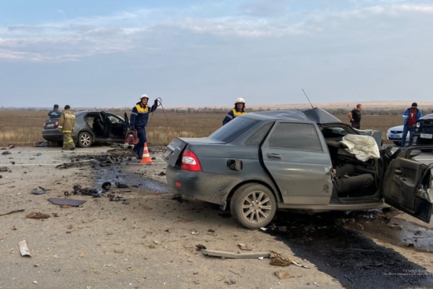 В ДТП под Камышином погибли три человека В ДТП под Камышином погибли три человека