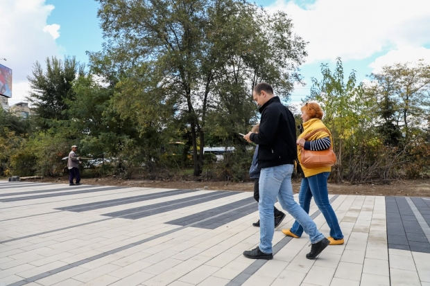 В Волгограде в сквере Пахмутовой появится «Девочка с аккордеоном» В Волгограде в сквере Пахмутовой появится «Девочка с аккордеоном»