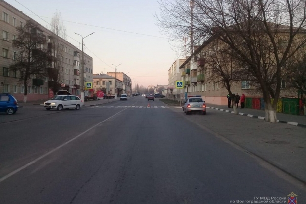 В Волгоградской области водитель сбил 5-летнего мальчика и скрылся В Волгоградской области водитель сбил 5-летнего мальчика и скрылся