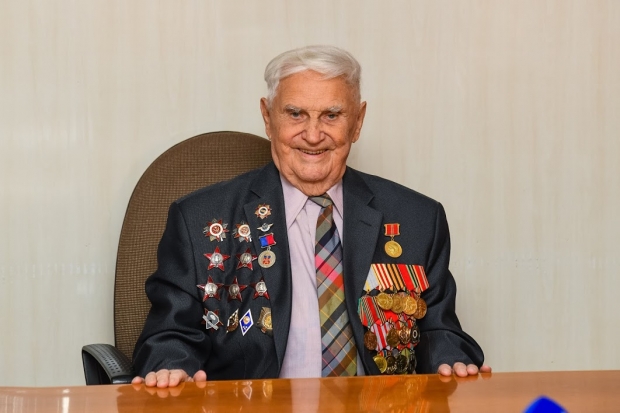 Волгоградский ветеран Михаил Терещенко празднует 97-летие Волгоградский ветеран Михаил Терещенко празднует 97-летие