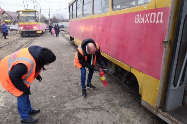В Дзержинском районе Волгограда загорелся трамвай В Дзержинском районе Волгограда загорелся трамвай