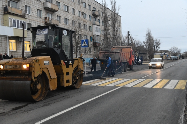 В Волгограде для ремонта дорог выбрали подрядчиков В Волгограде для ремонта дорог выбрали подрядчиков