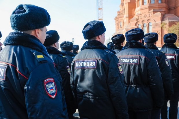 На Крещение 500 полицейских обеспечат безопасность волгоградцев На Крещение 500 полицейских обеспечат безопасность волгоградцев