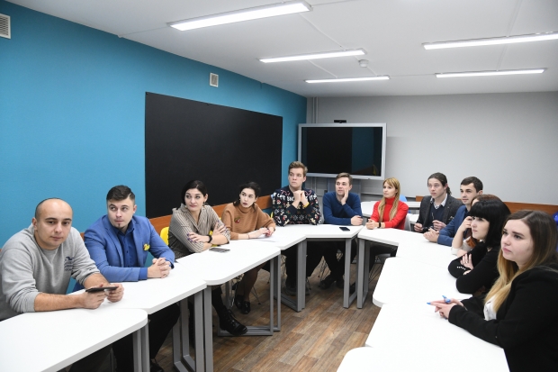 В Волгоградской области развивается наставничество учителей В Волгоградской области развивается наставничество учителей