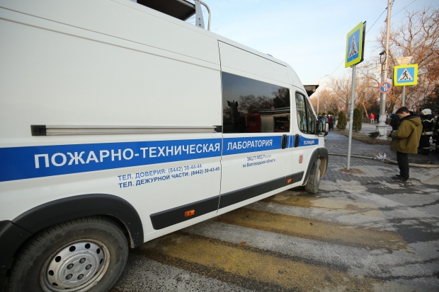 Вечером на юге Волгограда загорелся дачный дом: есть пострадавшие Вечером на юге Волгограда загорелся дачный дом: есть пострадавшие