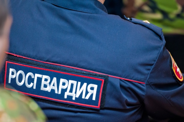 Росгвардейцы эвакуировали 11 жильцов горящего дома в Жирновске Росгвардейцы эвакуировали 11 жильцов горящего дома в Жирновске