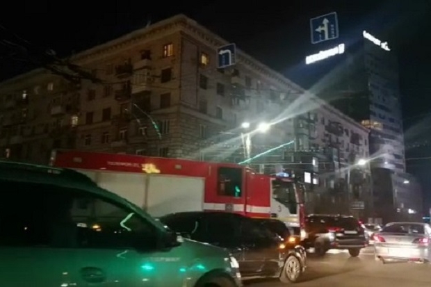 В центре Волгограда столкнулись две иномарки В центре Волгограда столкнулись две иномарки