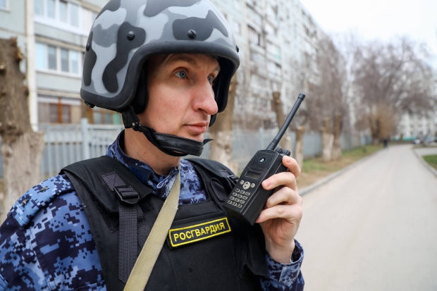 В Волжском рецидивист пытался залезть в частный дом