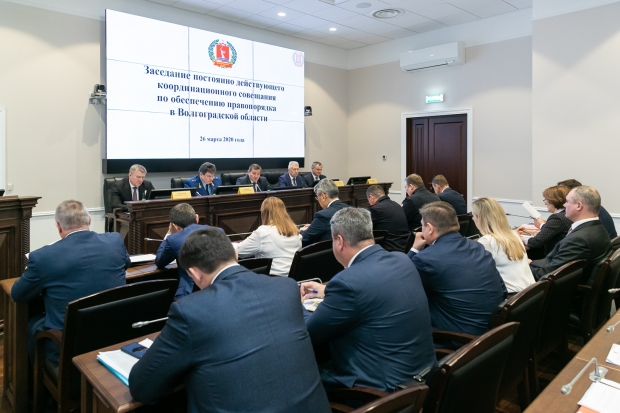 Бочаров поставил задачи по соблюдению карантина и борьбе с фейками Бочаров поставил задачи по соблюдению карантина и борьбе с фейками